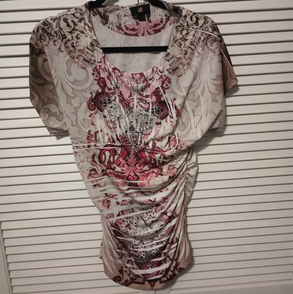 Tops - IZ Ever blouse with rouging at the stomach